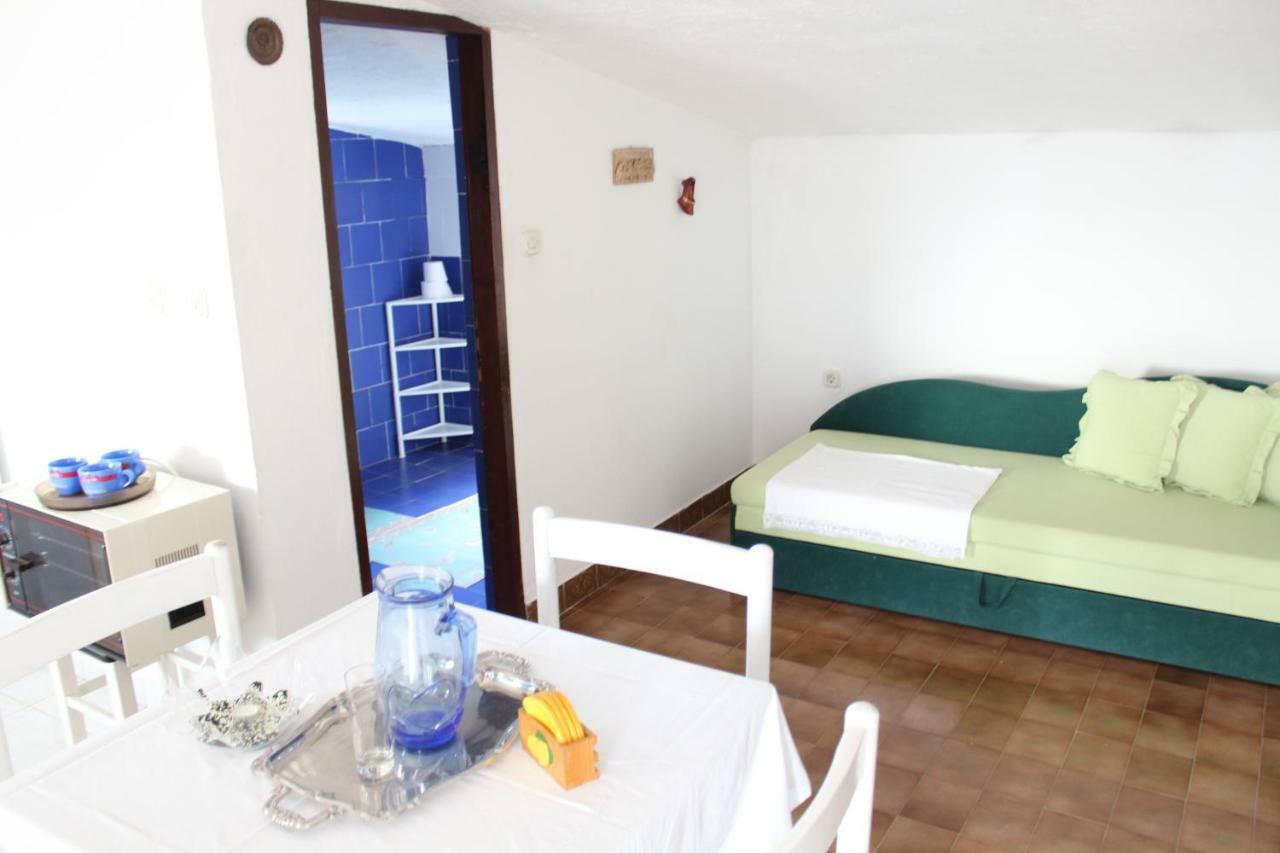Tribunj Apartmani Ngoại thất bức ảnh